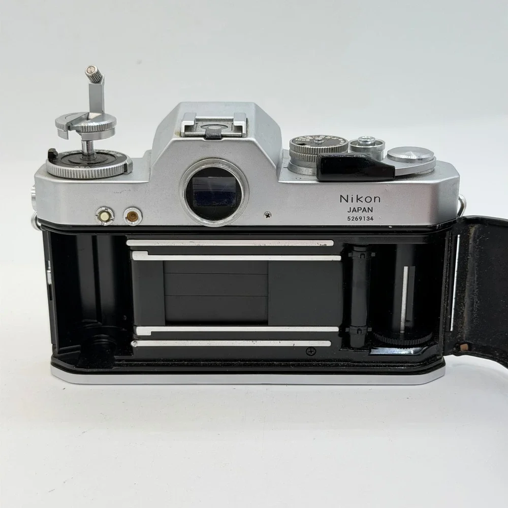 Nikon Nikkormat EL 35mm SLR Film Camera Body Silver Black Japan 5269134 TESTED